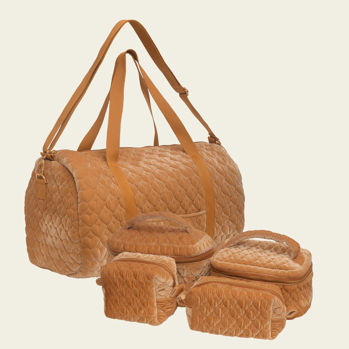 Kit Bolsa com Necessaires de Coração Matelado Caramelo